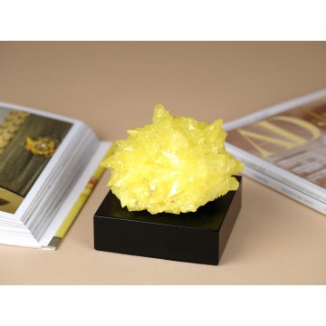 Yellow Sulfur crystals