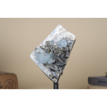 Aquamarine crystals on...