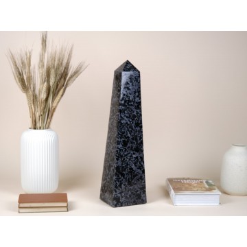 Prisma Gabbro Obelisk